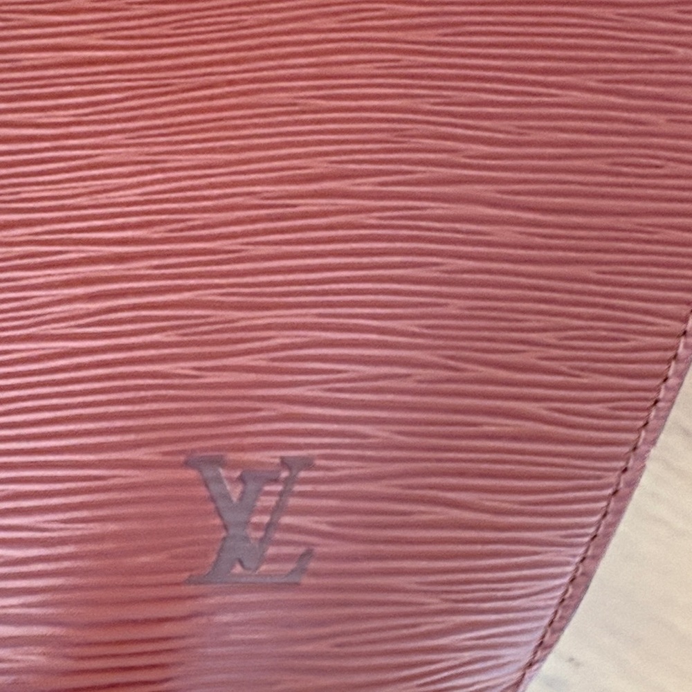 Louis Vuitton Elegant Brown Epi handbag - Picture 2 of 13